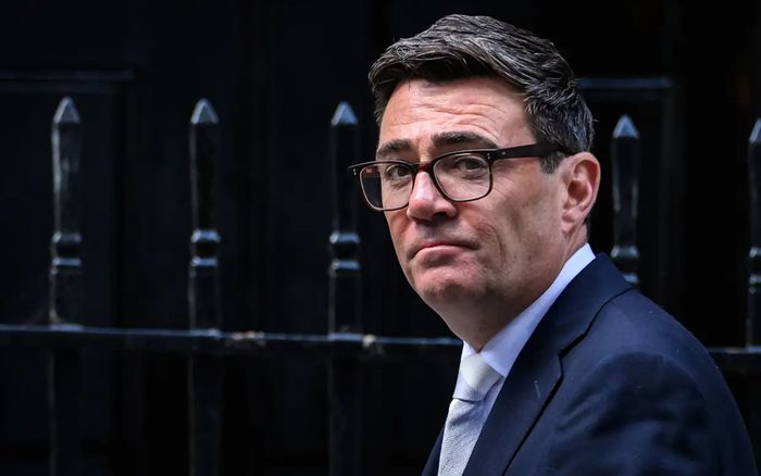 Tân Thủ tướng Anh Andy Burnham chọn lạc quan giữa khủng hoảng