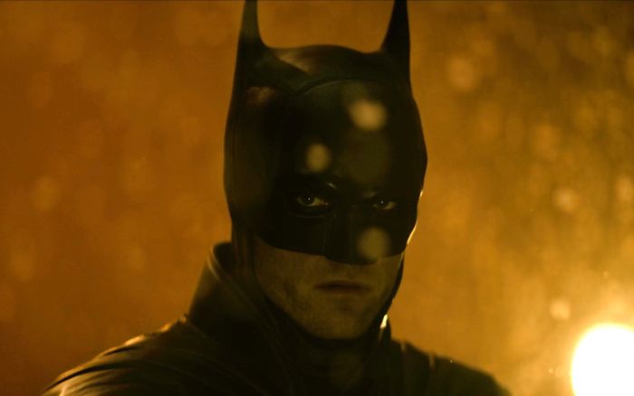 Robert Pattinson gặp khó với những pha hành động của Batman 2