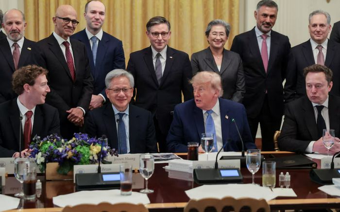 Ông Trump và các CEO công nghệ ký kết thỏa thuận an toàn AI