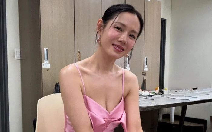 Khoảnh khắc đời thường ít ai ngờ của 'tình đầu quốc dân' Son Ye Jin