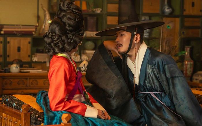 Ji Chang Wook và Nana có mối quan hệ phức tạp trong The Scandal