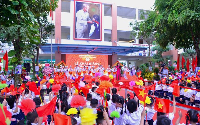 Tưng bừng không khí khai giảng năm học mới 2026 - 2027 tại Hà Nội