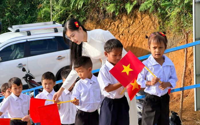 Lễ khai giảng bình dị ở điểm trường chỉ có 3 giáo viên cùng 38 học sinh