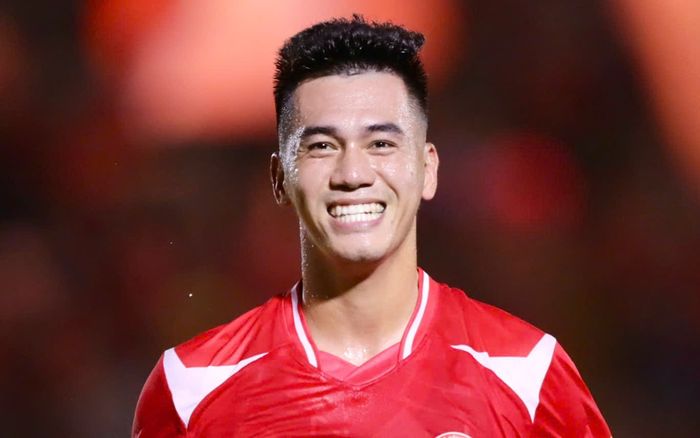 Tiến Linh tỏa sáng, CA TP.HCM quật ngã Hà Nội FC