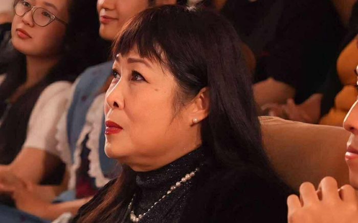 Mừng cho nỗ lực giúp Hồng Vân hạnh phúc ở tuổi 60