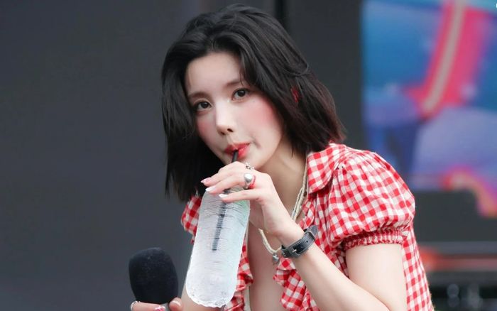 'Nữ thần Waterbomb' Kwon Eun Bi bất ngờ nói về chuyện kết hôn