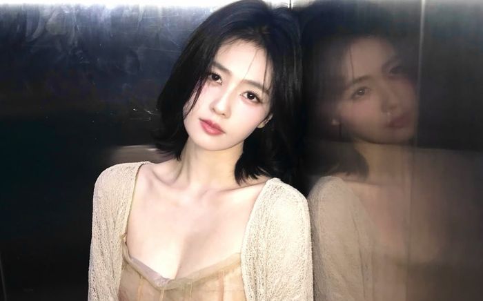 Bạch Lộc gây bàn tán với loạt ảnh đời thường