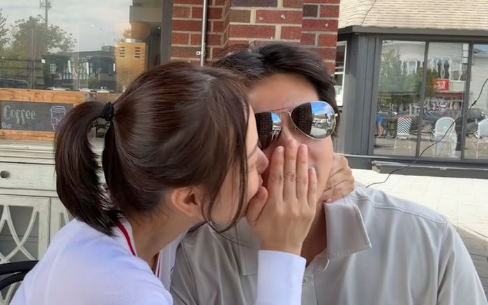 Son Tae Young ngọt ngào hôn Kwon Sang Woo sau 18 năm cưới