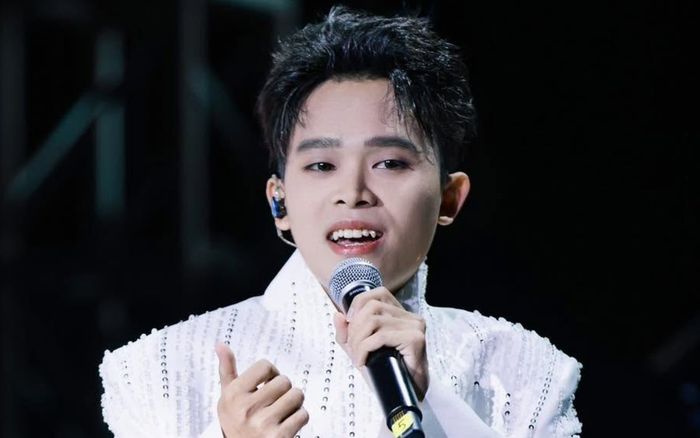 Hồ Văn Cường công khai hạnh phúc sau khi báo 'ngày vui' ở tuổi 23