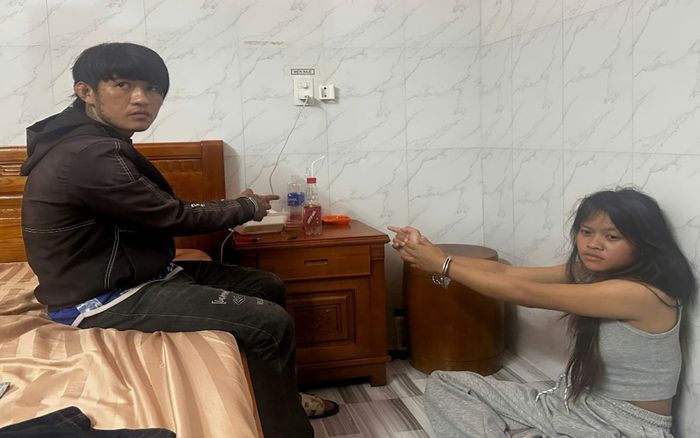 Đôi nam nữ bị bắt quả tang có hành vi đáng xấu hổ tại nhà nghỉ