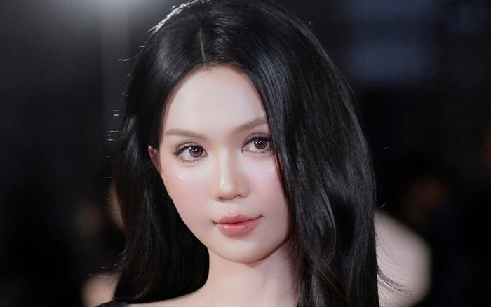 Ngọc Trinh đã dũng cảm đi tìm hạnh phúc ở tuổi 37