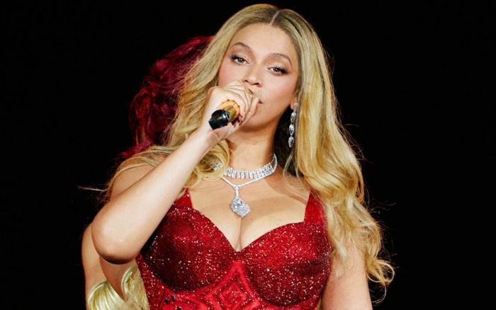 Beyoncé bị chỉ trích 'bào tiền' người hâm mộ