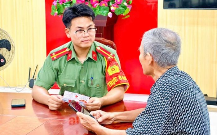 Nhận cuộc gọi từ 'Nguyễn Văn Nam', cụ ông Hà Tĩnh lập tức đến Công an