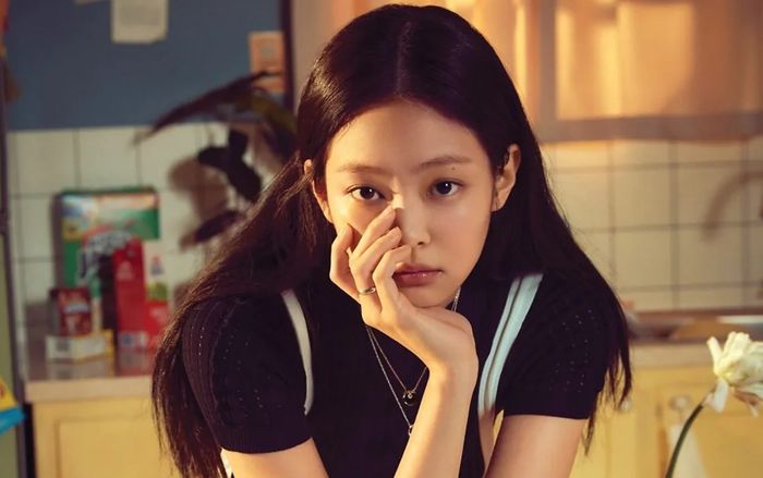 Jennie san bằng kỷ lục của BTS