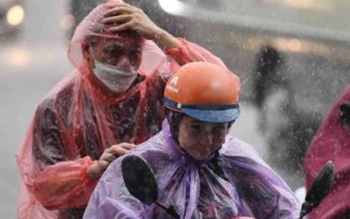Hà Nội sắp có mưa dông, những nơi nào cần đặc biệt chú ý trong 3 giờ tới?