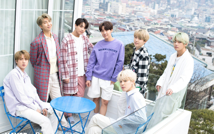 Theo trào lưu hoán đổi giới tính, cùng chiêm ngưỡng BTS phiên bản nữ cực xinh gái dưới bàn tay chỉnh ảnh của fan