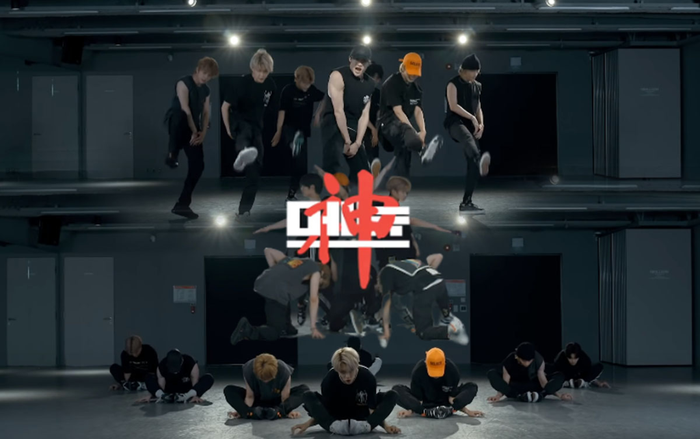 Stray Kids 'đánh úp' video dance practice 'God's Menu' trước khi công bố món quà chính thức ăn mừng 20 triệu lượt xem