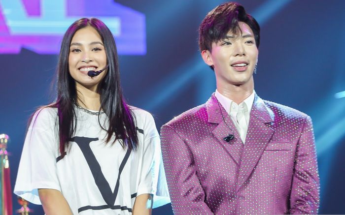 Hoa hậu Tiểu Vy và Erik lần đầu tiên song ca #EKSCTS, ngượng ngùng tiết lộ đã... để ý nhau từ lâu!