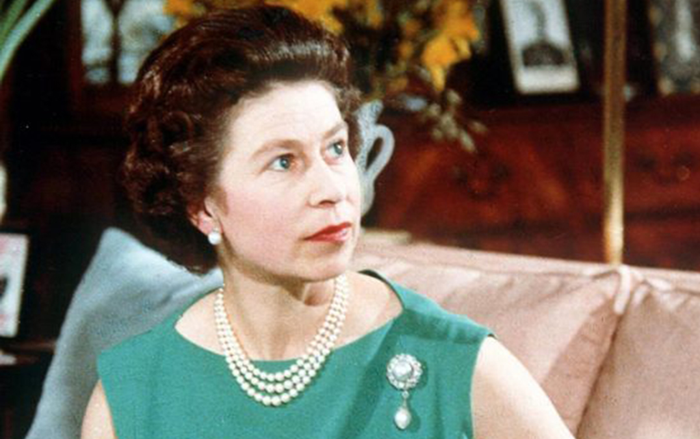 Đây là món phụ kiện có ý nghĩa nhất với Nữ hoàng Anh