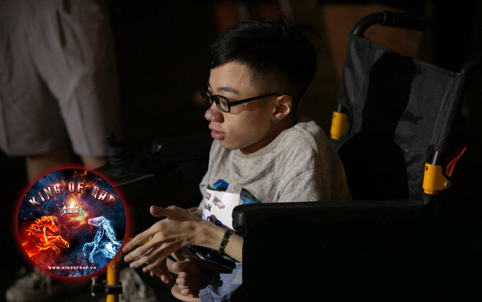 Nể phục nghị lực và đam mê của thí sinh khiếm khuyết hòa vào biển người casting King Of Rap 2020