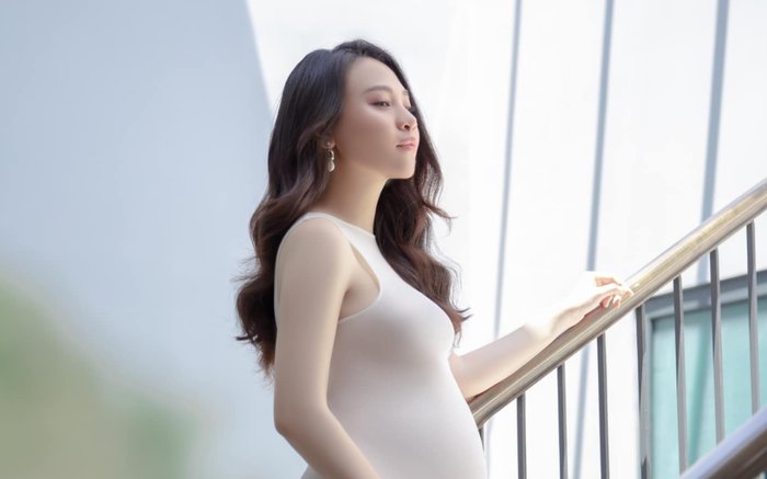 Đàm Thu Trang nhuận sắc khi mang thai con đầu lòng, fan khen là 'bà bầu đẹp nhất Vịnh Bắc Bộ'