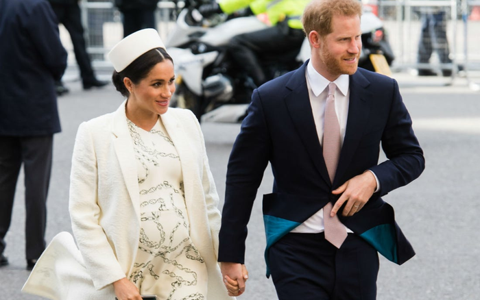 Meghan từng khiến hoàng gia 'tức giận' khi thông báo mang thai ở thời điểm vô duyên