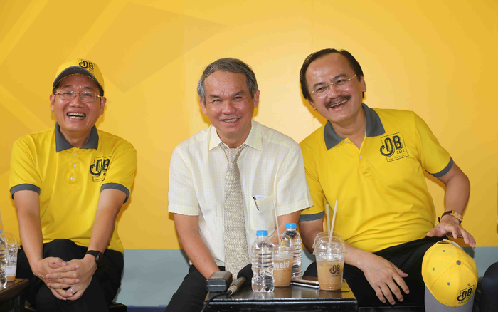 Đằng sau nụ cười của bầu Đức, bầu Thắng, bầu Hải: Tiền nhiều cũng không mua được!