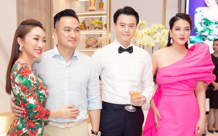 Chi Bảo quấn quýt bên người yêu, Trương Ngọc Ánh được 'bạn trai tin đồn' hộ tống đến sự kiện