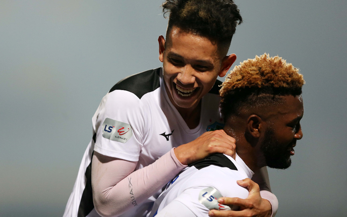 Xuân Trường, Tuấn Anh chơi cực hay, HAGL hạ Hà Tĩnh