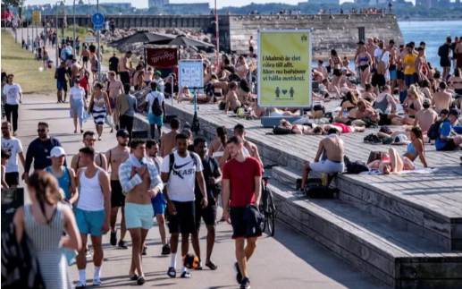 Chống Covid-19 'ngược đời', Thụy Điển mất cả chì lẫn chài