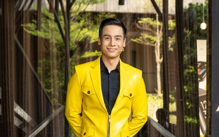 Body chuẩn, gương mặt điển trai, Nam vương Cao Xuân Tài cân đẹp loại vest màu sắc