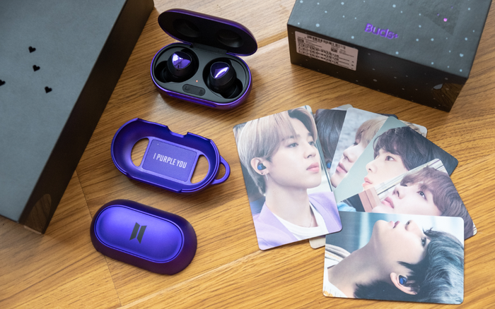 Đập hộp tai nghe Galaxy Buds+ phiên bản BTS: Ngập tràn màu tím, vô số trái tim!