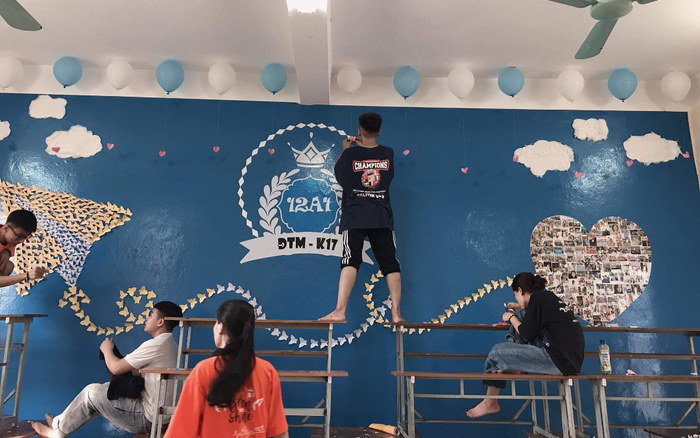 Ký ức tuổi học trò đong đầy trong những tác phẩm vẽ bảng đầy tinh tế