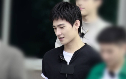 'Ca ca tràn đầy sức sống' chính thức ghi hình: Dương Dương tỏa sáng với tạo hình đơn giản, trẻ đẹp như trai 18