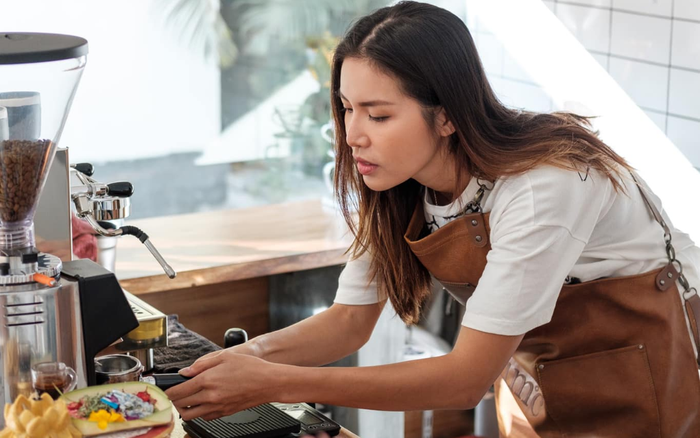 Minh Tú 'khoe' nhan sắc xinh đẹp dù tăng cân khi kẹt lại Bali 4 tháng liên tiếp