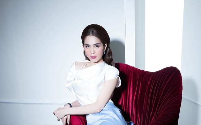 Ngọc Trinh hóa nàng thơ khi diện những trang phục quý phái, thanh nhã