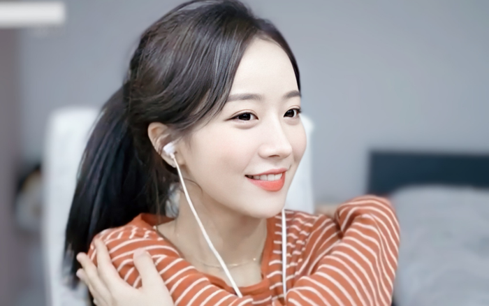 Sở hữu nhan sắc cực phẩm, streamer Hàn Quốc nhận hơn 8 tỷ đồng chỉ nhờ khoảnh khắc buộc tóc