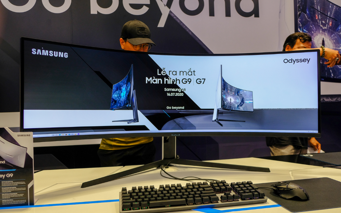 Samsung ra mắt màn hình gaming cong Odyssey G7 và G9 tại Việt Nam