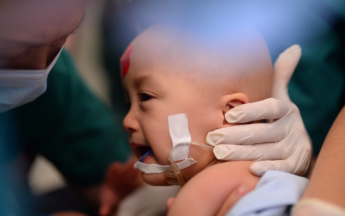 Mẹ hai bé song sinh dính liền Trúc Nhi - Diệu Nhi: 'Ba mẹ sẽ cầu nguyện cho con nhiều hơn'