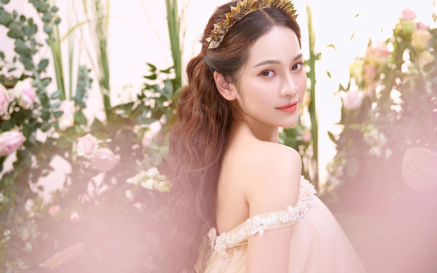 Tung bộ ảnh mẹ bầu song thai: Bà xã Dương Khắc Linh là minh chứng cho khoảnh khắc 'phụ nữ đẹp nhất khi mang bầu'