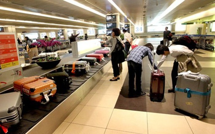 Nữ hành khách bị kéo tóc, đánh vào đầu tại sân bay Tân Sơn Nhất