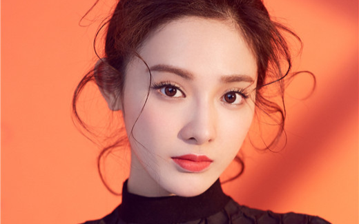 Nàng 'Tiểu Phong' Bành Tiểu Nhiễm lộ ảnh hẹn hò, cùng trai lạ qua đêm tại khách sạn?