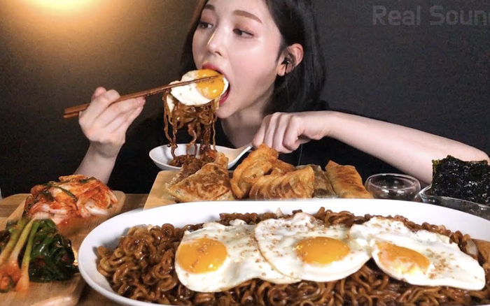 Thu nhập khủng không tưởng của 5 YouTuber top đầu Hàn Quốc: Chỉ ăn thôi cũng kiếm chục tỷ đồng mỗi tháng