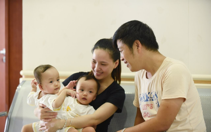 Xúc động dòng chia sẻ ngọt ngào của mẹ hai bé Trúc Nhi - Diệu Nhi: 'Đồ chơi của con mẹ đã chuẩn bị sẵn rồi'