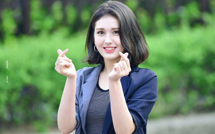 Jeon Somi chính thức về chung một nhà với Lady Gaga, Selena Gomez