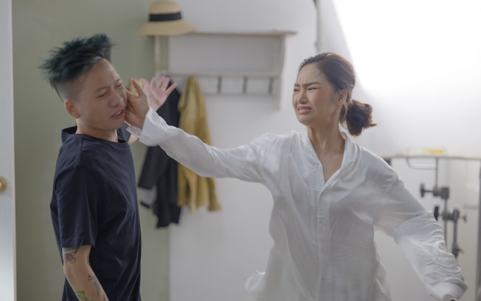 Lộ hình ảnh một thành viên của Da LAB bất ngờ ăn cú tát lật cả mặt từ Miu Lê, chuyện gì đã xảy ra?