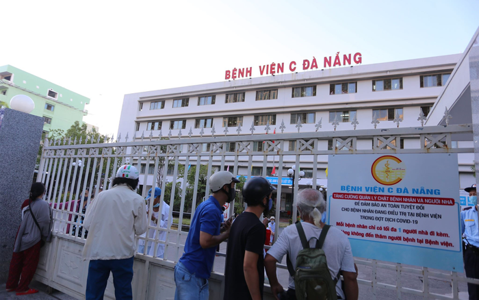 Công bố ca nhiễm trong cộng đồng ở Đà Nẵng và một bé gái 5 tuổi từ Nga về nước được cách ly sau khi nhập cảnh