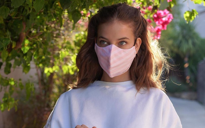 Trước tin đồn phá sản, Victoria's Secret chuyển hướng sang bán khẩu trang