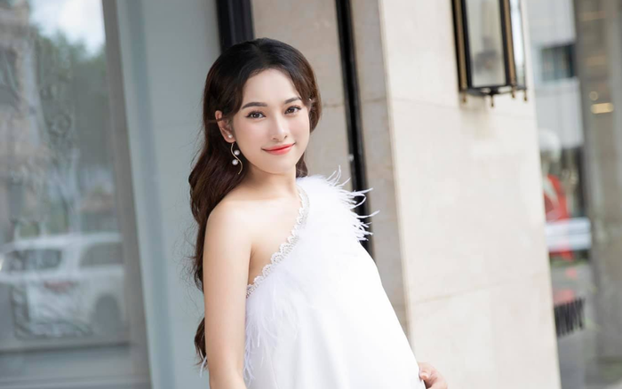 Đây là lý do vì sao Sara Lưu dù bầu bí vẫn bị trai lạ nhắn tin tán tỉnh