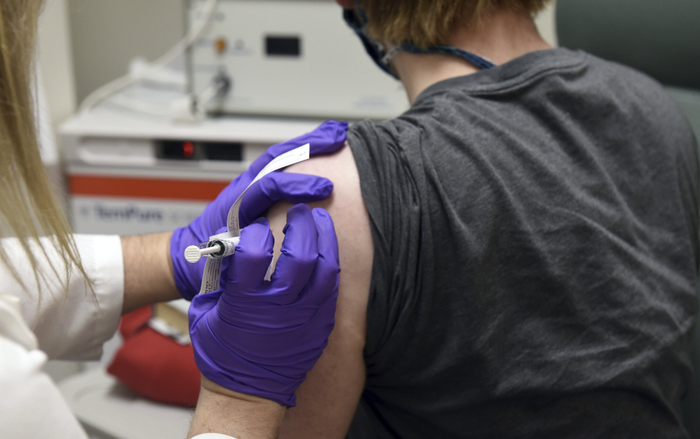 Công ty Mỹ thử nghiệm vắc-xin ngừa COVID-19 giai đoạn cuối trên 30.000 người, sẽ đưa ra thị trường vào cuối năm